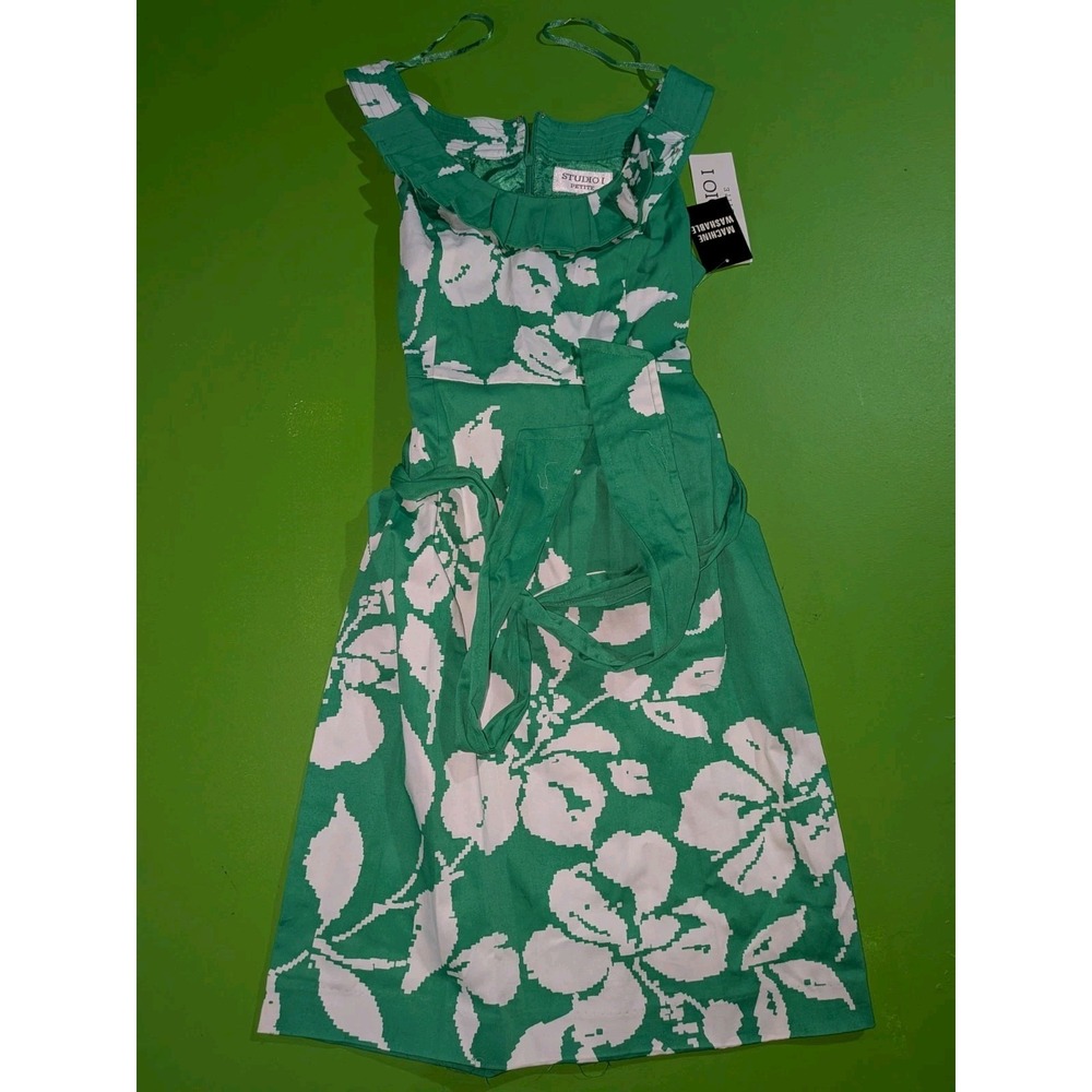 Studio I Green Pear Floral Sleeveless Sundress Size 8P‎ NWT